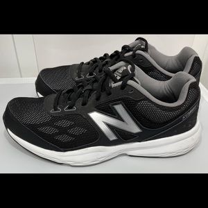 Women’s 8.5 new balance shoes